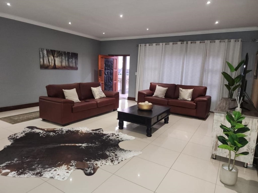 4 Bedroom Property for Sale in Jakarandas Western Cape